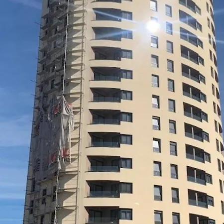 Tower 1 公寓 图兹拉